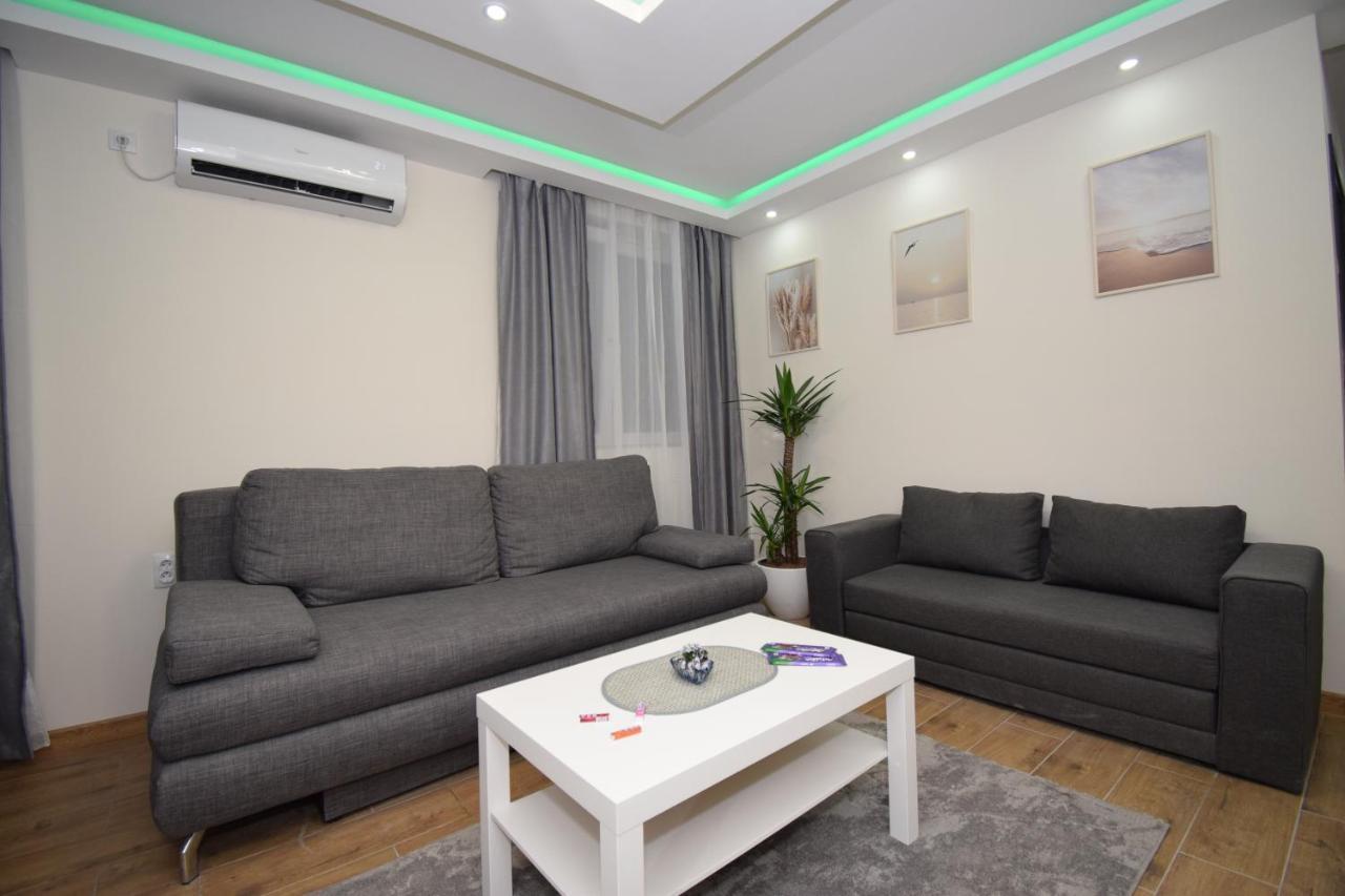 Apartments Wolf Belgrado Exterior foto